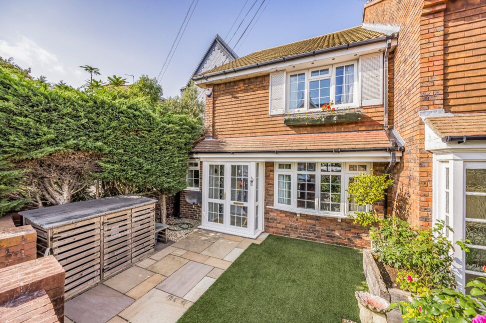 Main image of 3 bedroom End Terrace House for sale, Wilson Grove, Southsea, Hampshire, PO5