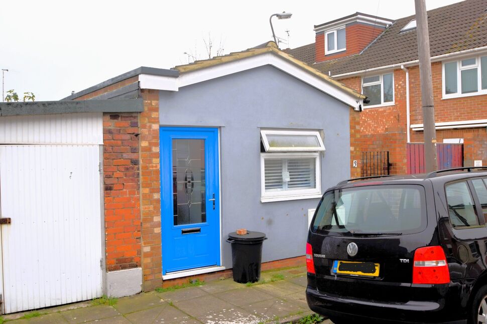 Main image of 2 bedroom Detached Bungalow for sale, Holland Road, Southsea, Hampshire, PO4