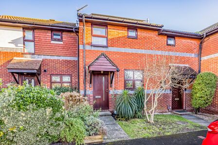 Armory Lane, 2 bedroom Mid Terrace House for sale, £316,000