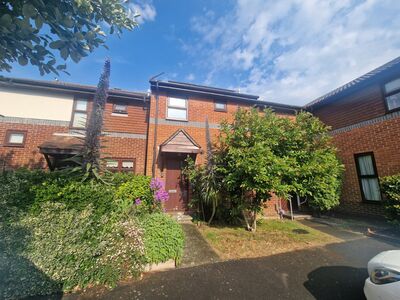 Armory Lane, 2 bedroom Mid Terrace House for sale, £309,000