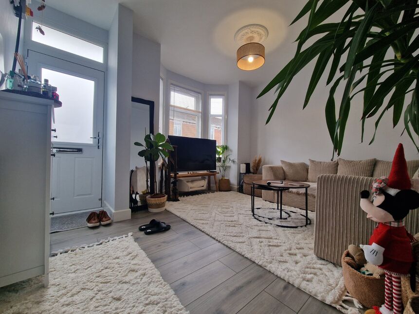 Main image of 2 bedroom Mid Terrace House to rent, Knox Road, Portsmouth, Hampshire, PO2