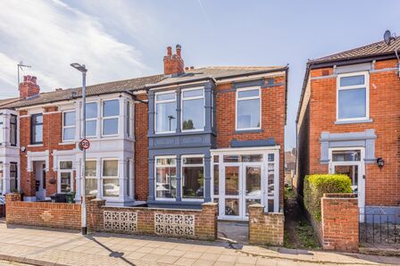 3 bedroom End Terrace House for sale