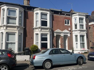 4 bedroom Mid Terrace House for sale