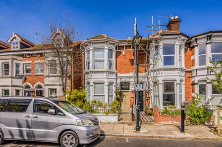 3 bedroom End Terrace House for sale