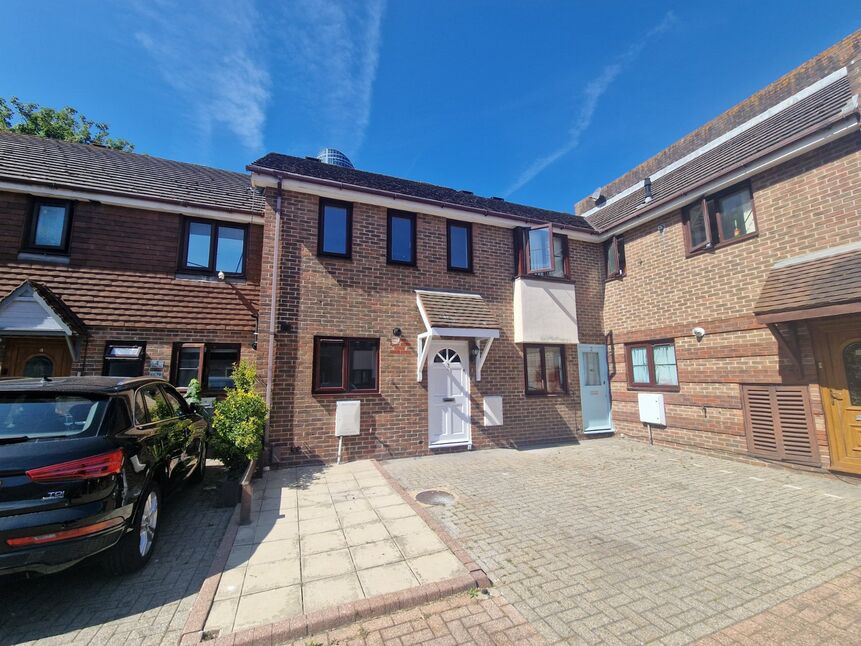 Main image of 2 bedroom Mid Terrace House for sale, Britain Street, Portsmouth, Hampshire, PO1