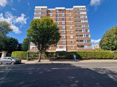 Blount Road, 2 bedroom  Flat to rent, £1,395 pcm