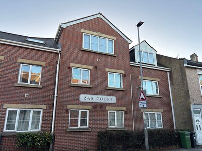 3 bedroom Flat to rent