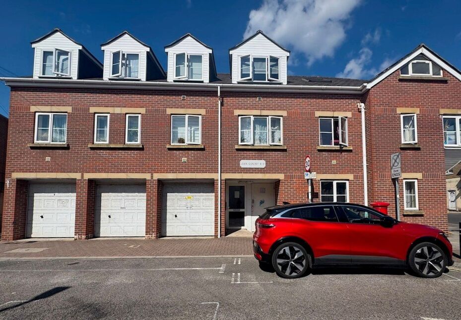 Main image of 3 bedroom Flat to rent, Guildford Road, Portsmouth, Hampshire, PO1