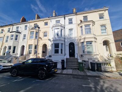 Waverley Grove, 1 bedroom  Flat for sale, £150,000