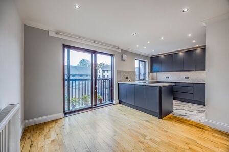 3 bedroom End Terrace House for sale