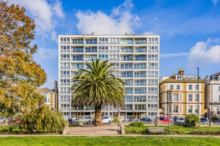 2 bedroom  Flat for sale