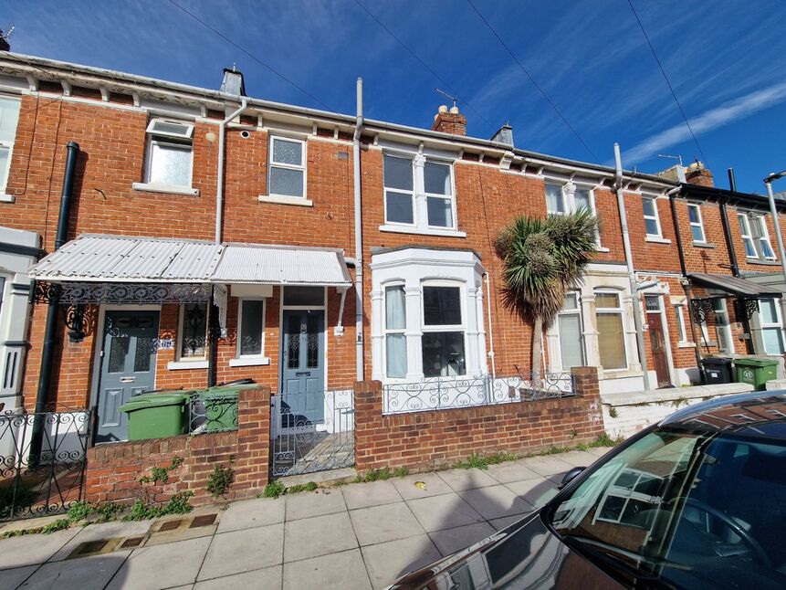 Main image of 3 bedroom Mid Terrace House to rent, Warren Avenue, Southsea, Hampshire, PO4