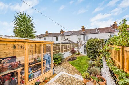 Exmouth Road, 2 bedroom Mid Terrace House for sale, &pound;255,000