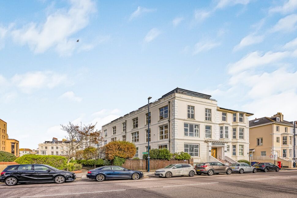 Main image of 2 bedroom  Flat for sale, Clarence Parade, Southsea, Hampshire, PO5