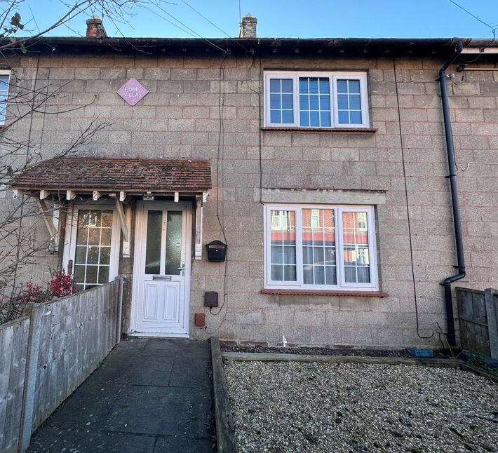 3 bedroom Mid Terrace House to rent