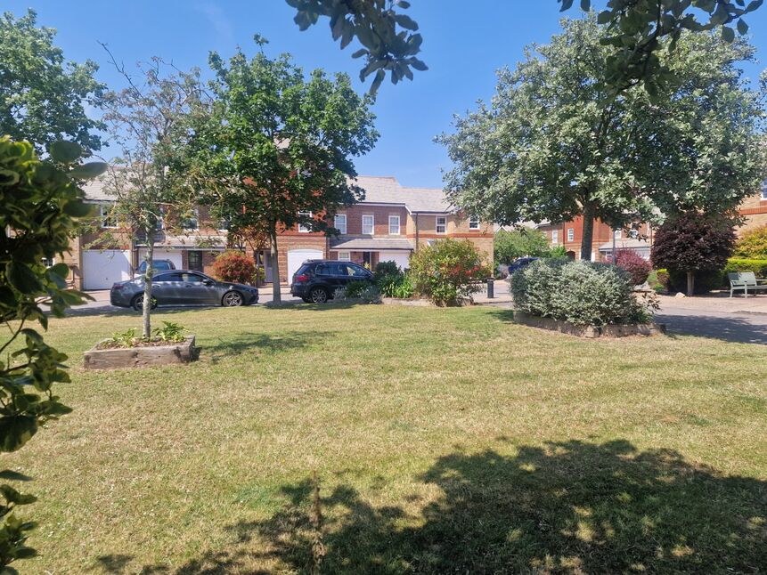 Main image of 2 bedroom End Terrace House for sale, Mountbatten Square, Southsea, Hampshire, PO4