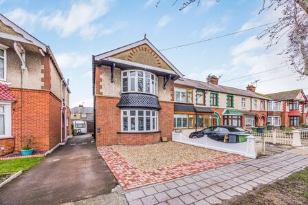 Highbury Grove, 3 bedroom End Terrace House for sale, &pound;375,000