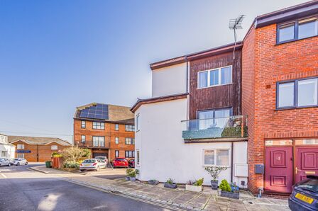 Onslow Road, 3 bedroom End Terrace House for sale, &pound;375,000