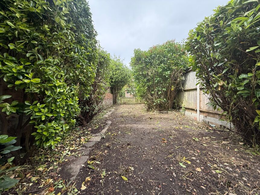 2 bedroom Mid Terrace House for sale