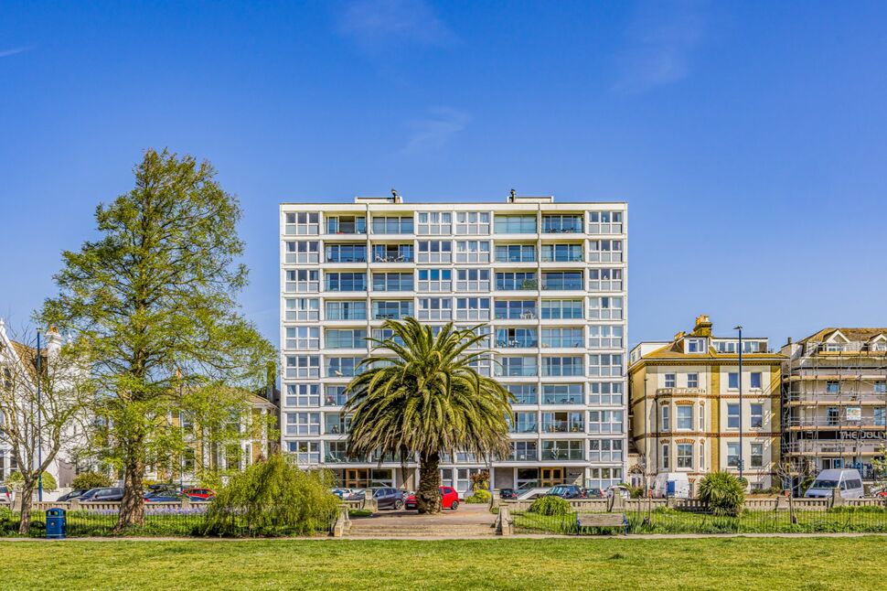 Main image of 2 bedroom Flat for sale, Clarence Parade, Southsea, Hampshire, PO5