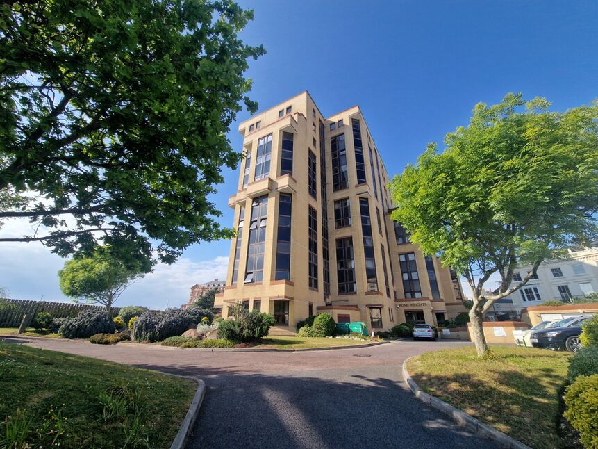 Main image of 2 bedroom Flat for sale, Clarence Parade, Southsea, Hampshire, PO5