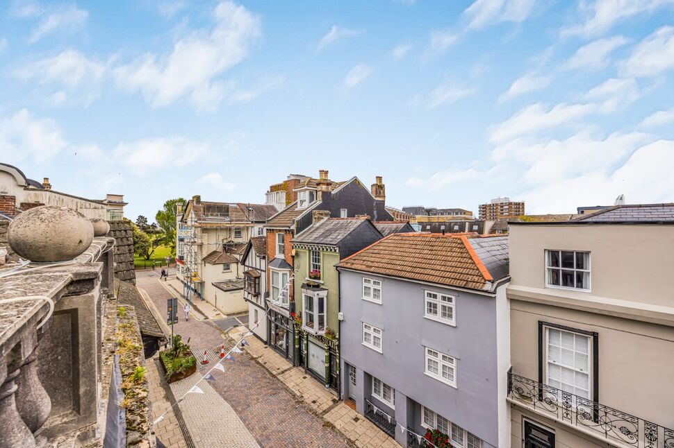 Main image of 2 bedroom Flat for sale, Castle Road, Southsea, Hampshire, PO5
