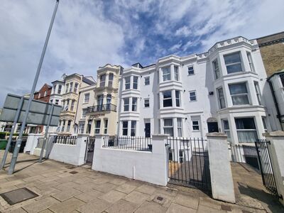 Landport Terrace, 2 bedroom Flat for sale, &pound;185,000