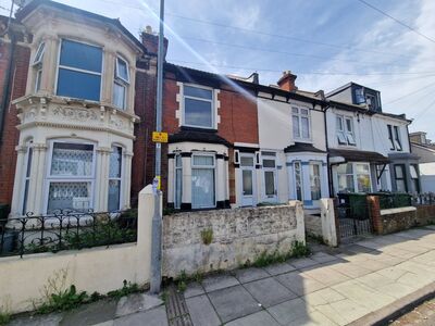 4 bedroom Mid Terrace House for sale