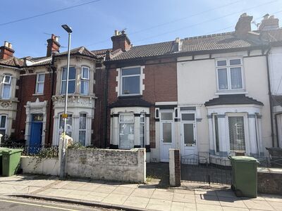 4 bedroom Mid Terrace House for sale