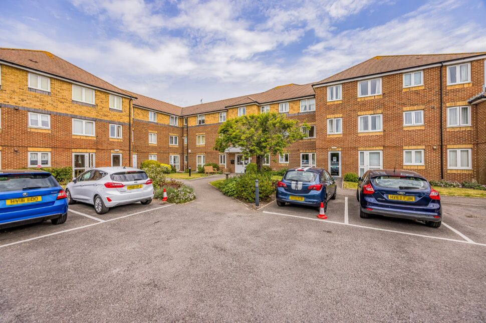 Main image of 1 bedroom Flat for sale, Canberra Court, Gosport, Hampshire, PO12