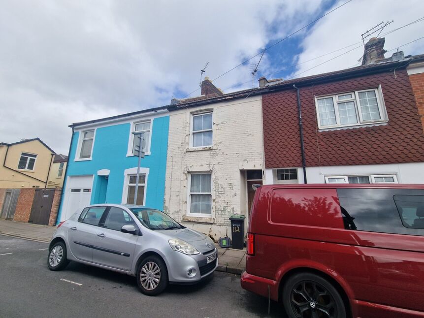 Main image of 2 bedroom Mid Terrace House for sale, Oxford Road, Southsea, Hampshire, PO5