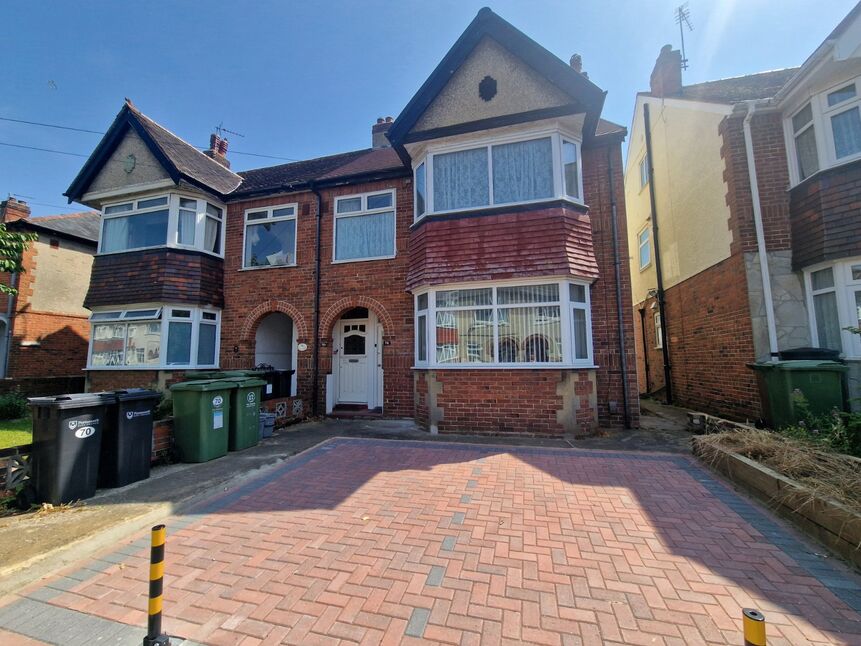 Main image of 2 bedroom Flat for sale, Beaconsfield Avenue, Portsmouth, Hampshire, PO6