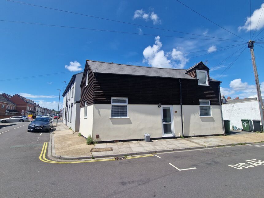 Main image of 2 bedroom Detached House for sale, Station Road, Portsmouth, Hampshire, PO3