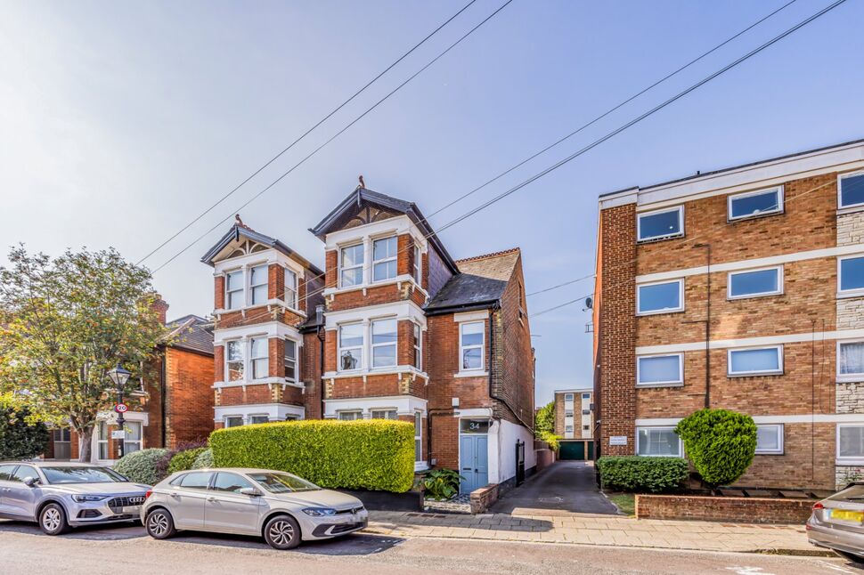 Main image of 2 bedroom Flat for sale, The Retreat, Southsea, Hampshire, PO5