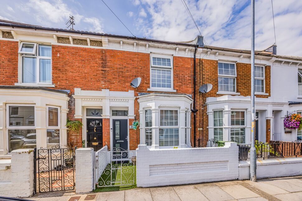 2 bedroom Mid Terrace House for sale