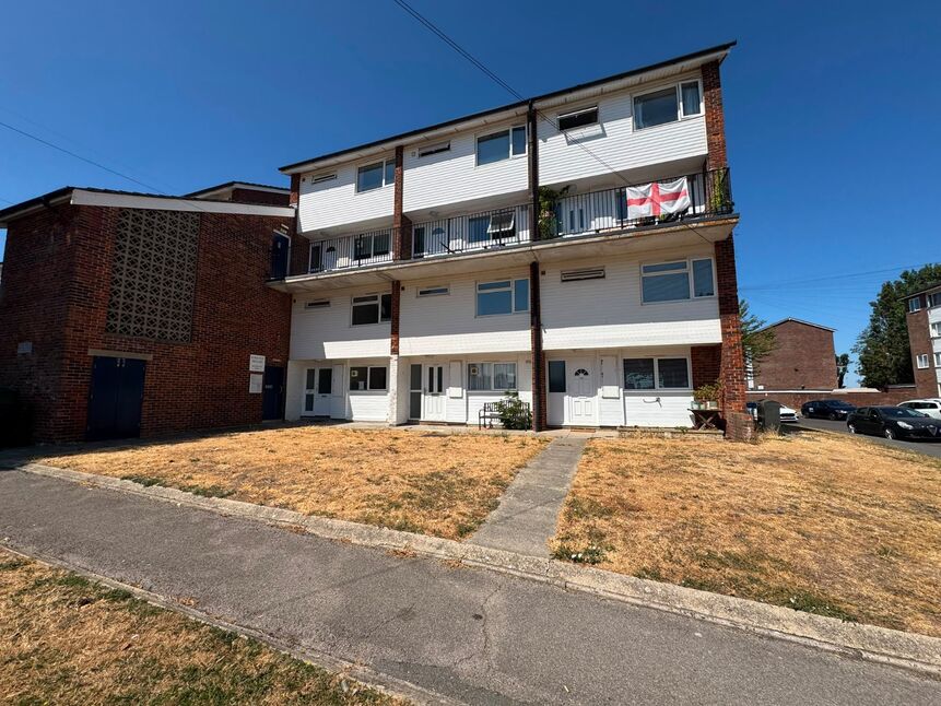 3 bedroom Flat for sale