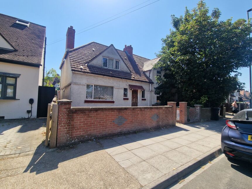 Main image of 3 bedroom Mid Terrace House for sale, Bransbury Road, Southsea, Hampshire, PO4