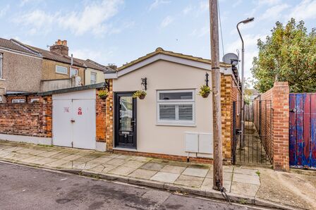 Holland Road, 2 bedroom Detached Bungalow for sale, &pound;250,000