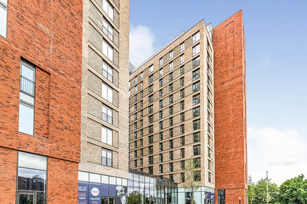 Wharf End, 2 bedroom  Flat to rent, £1,400 pcm