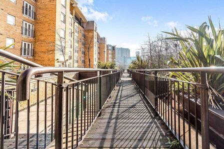 2 bedroom  Flat to rent