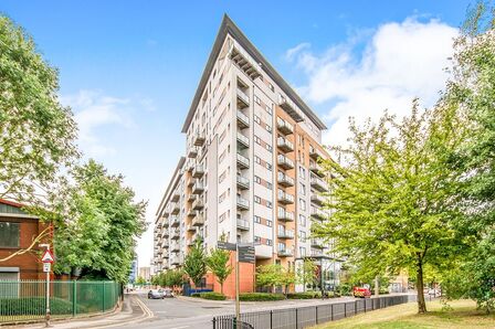 Taylorson Street South, 2 bedroom  Flat to rent, £1,500 pcm