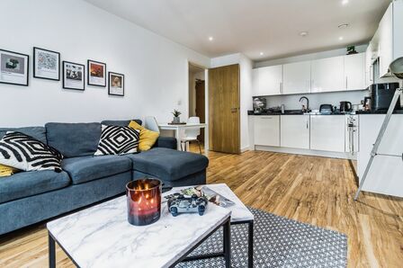 Elmira Way, 1 bedroom  Flat for sale, £135,000