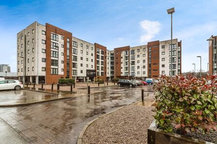 Pilgrims Way, 3 bedroom  Flat to rent, £1,400 pcm