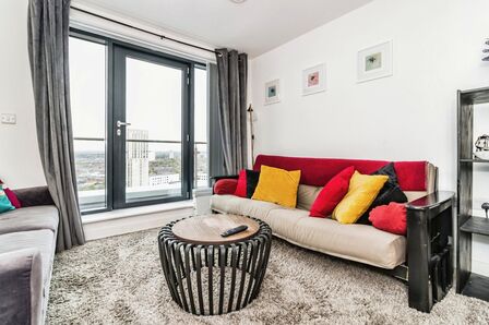 Furness Quay, 2 bedroom  Flat to rent, £1,300 pcm