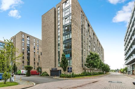 Ottinger Close, 2 bedroom  Flat to rent, £1,450 pcm
