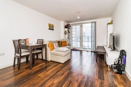 Derwent Street, 2 bedroom  Flat for sale, £250,000