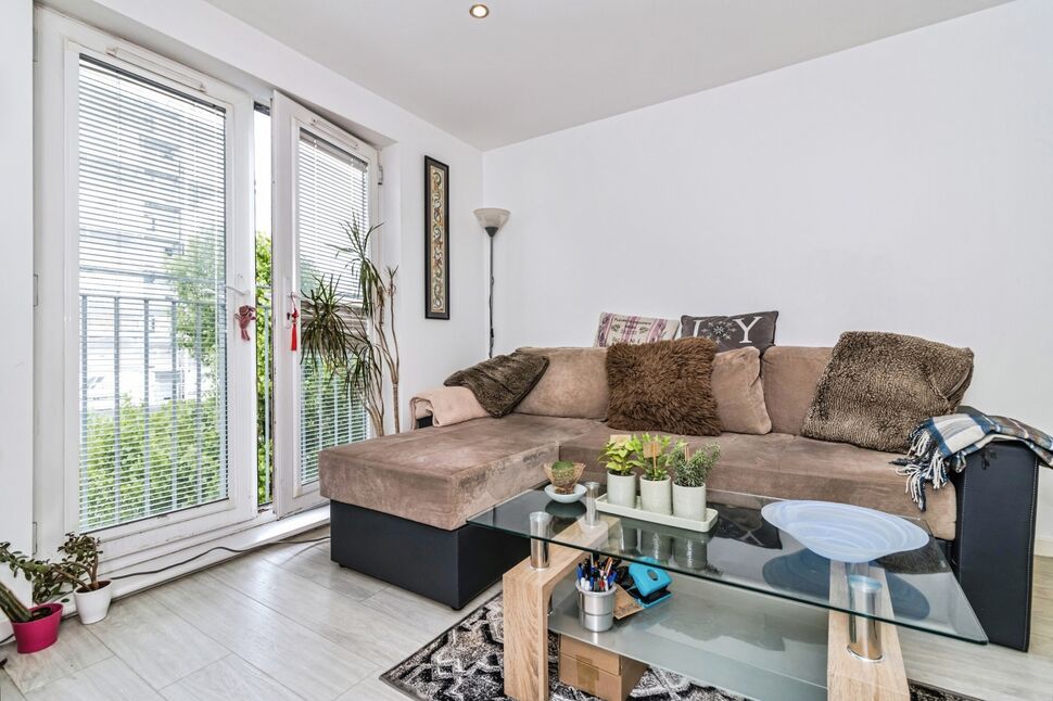 Living Area / Kitchen