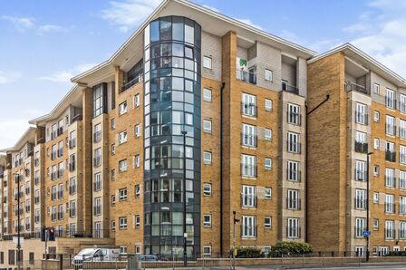 Middlewood Street, 2 bedroom  Flat to rent, £1,100 pcm