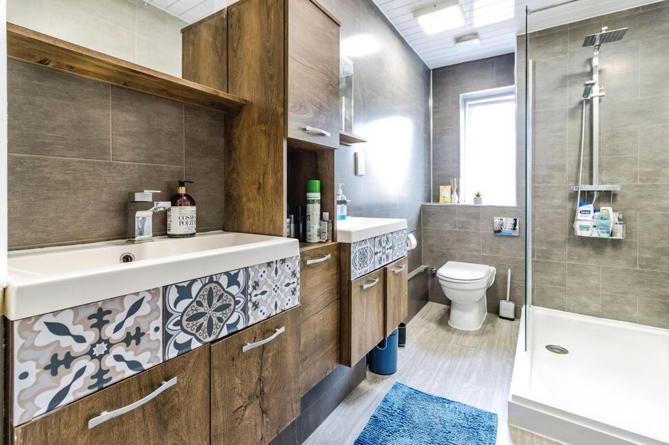 Shower Room 1