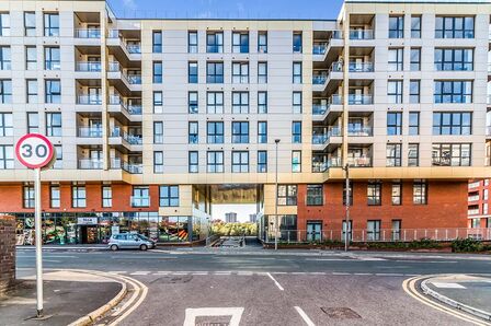Adelphi Street, 1 bedroom  Flat to rent, £900 pcm